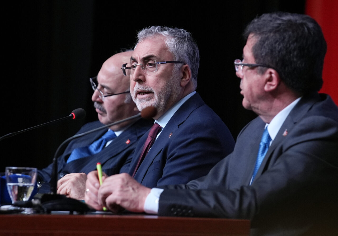 - "Türkiye, küresel güvensizlik ortamında üstlendiği uluslararası sorumluluklar, tarihi ve