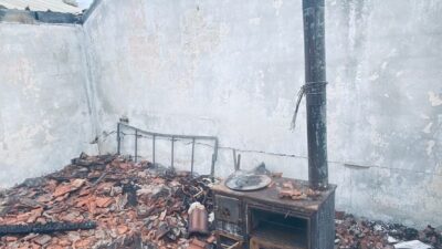 ÇANAKKALE (AA) – Çanakkale'nin Eceabat ilçesindeki evde çıkan yangında 1