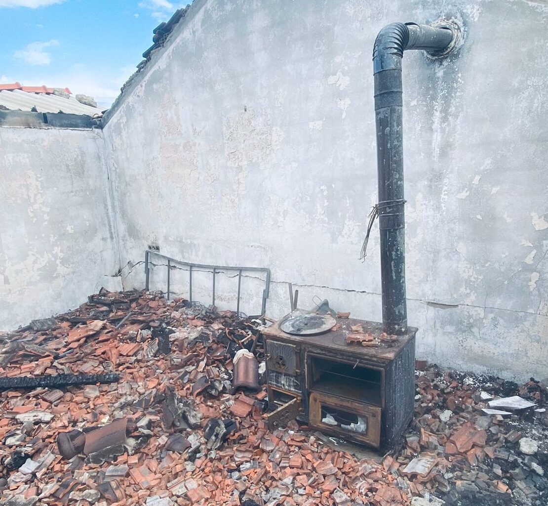 ÇANAKKALE (AA) – Çanakkale'nin Eceabat ilçesindeki evde çıkan yangında 1