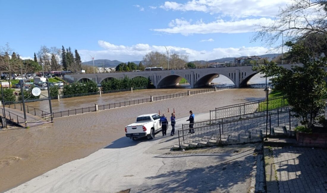 ÇANAKKALE (AA) – Çanakkale'nin Biga ilçesinde dünden bu yana etkili