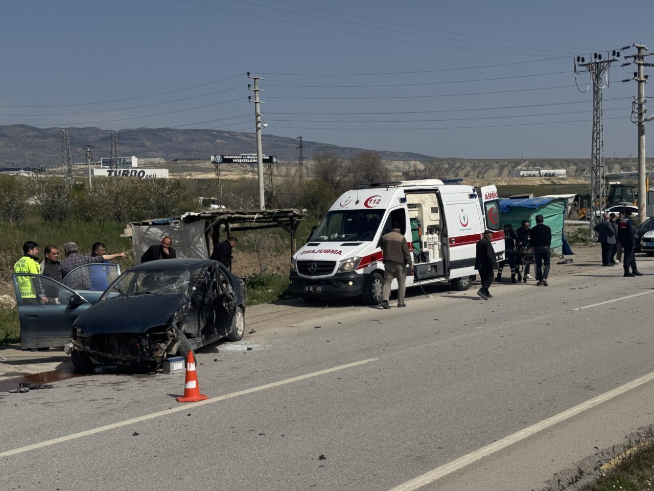 ÇANKIRI (AA) – Çankırı'da iki otomobilin çarpışması sonucu 4 kişi