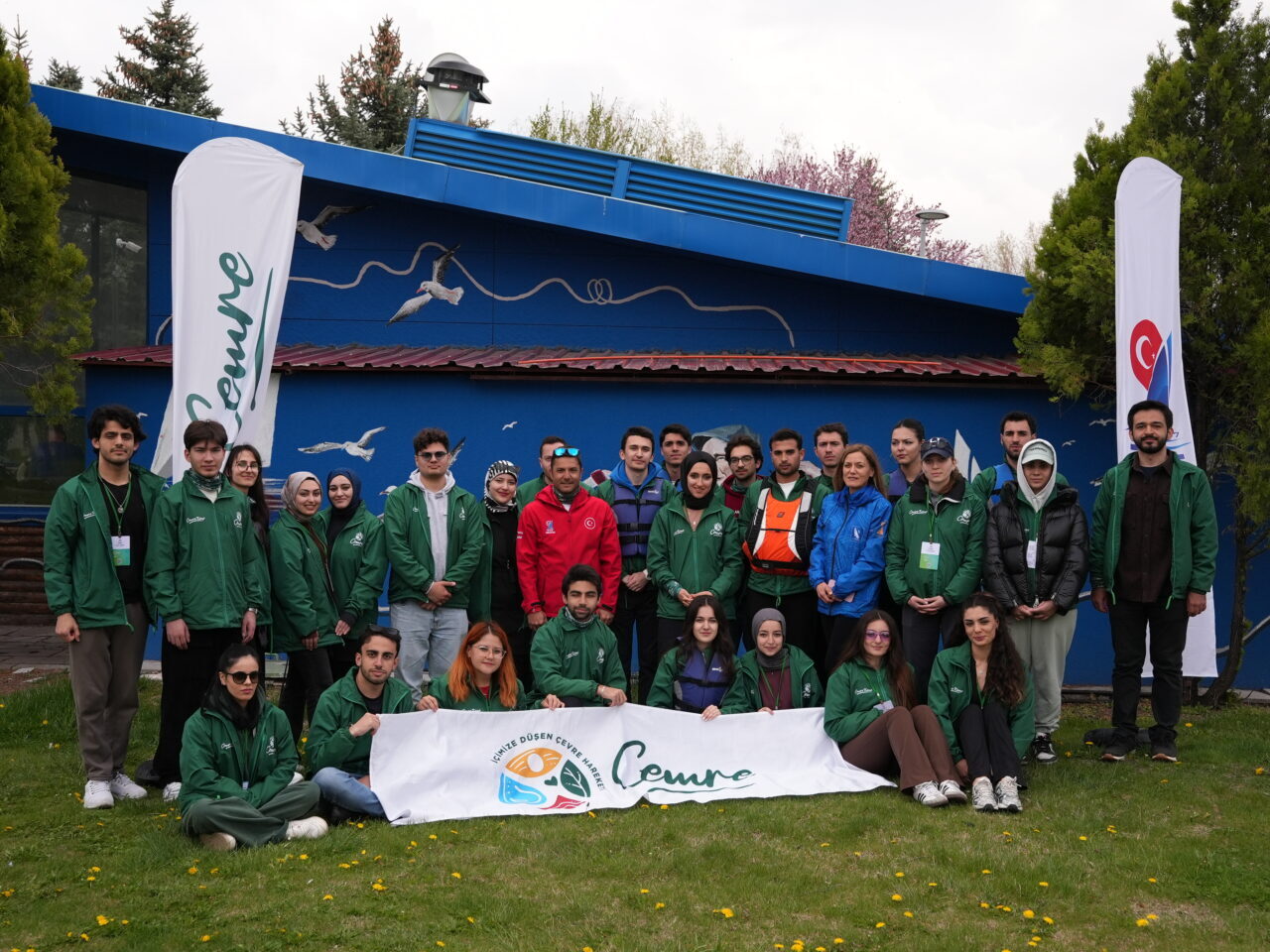 - Katılımcılara, alanında uzman isimler tarafından orman yangınları, küresel iklim