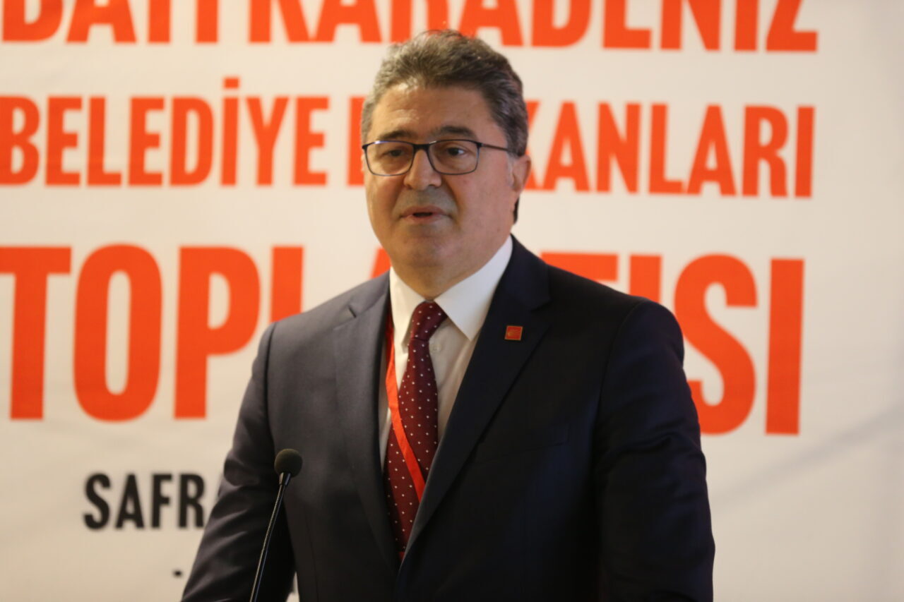 KARABÜK (AA) – CHP Genel Başkan yardımcıları Ensar Aytekin ve