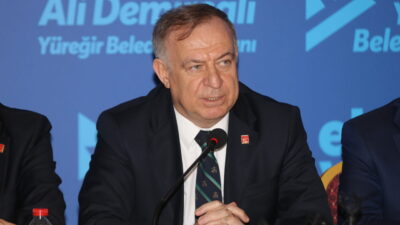 ADANA (AA) – CHP Genel Başkan Yardımcıları Gökan Zeybek ve