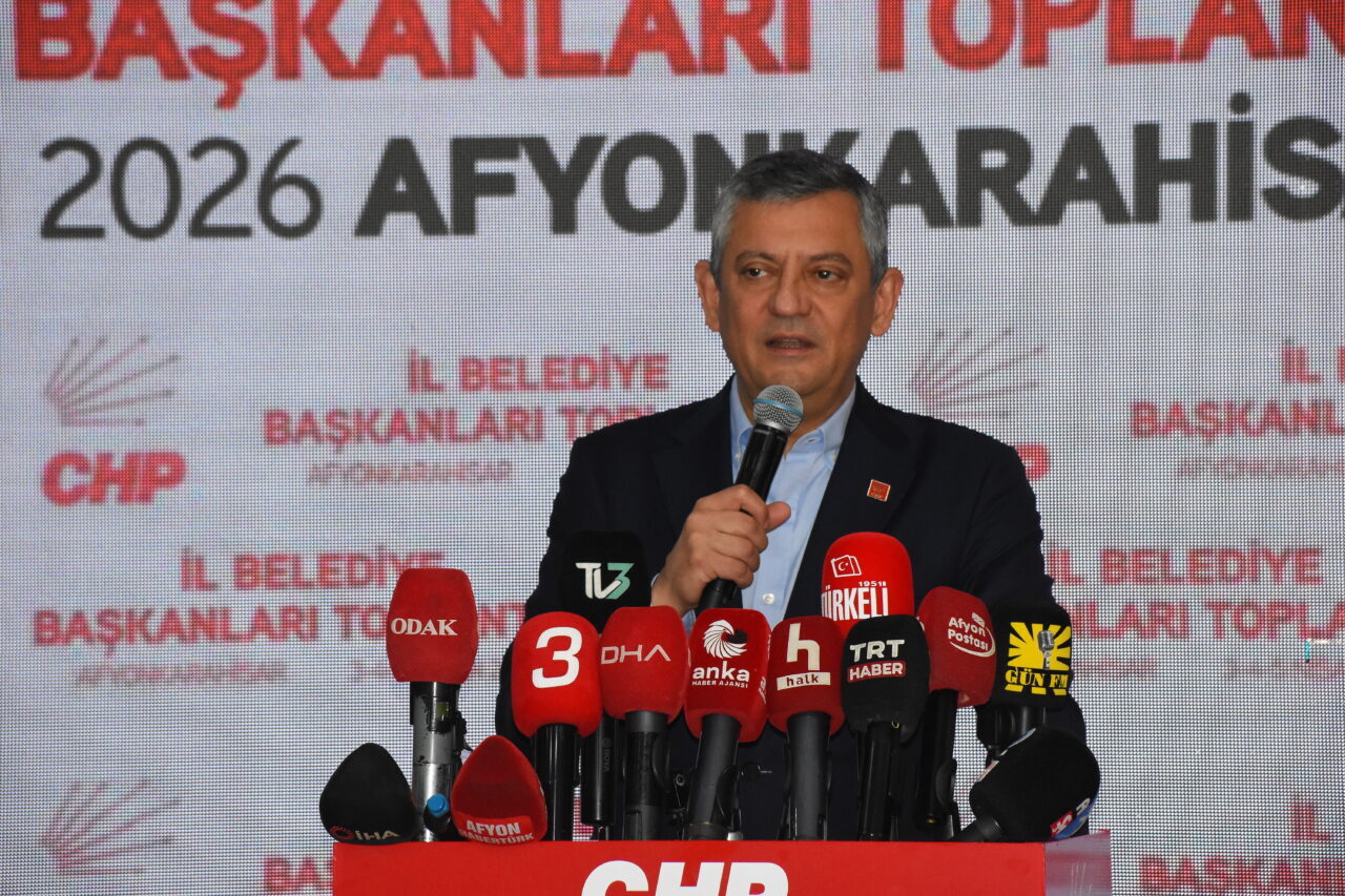 - "Yapılan yatırım şahsınıza, partimize değil, ülkenin geleceğine yatırımdır. Gençlerin