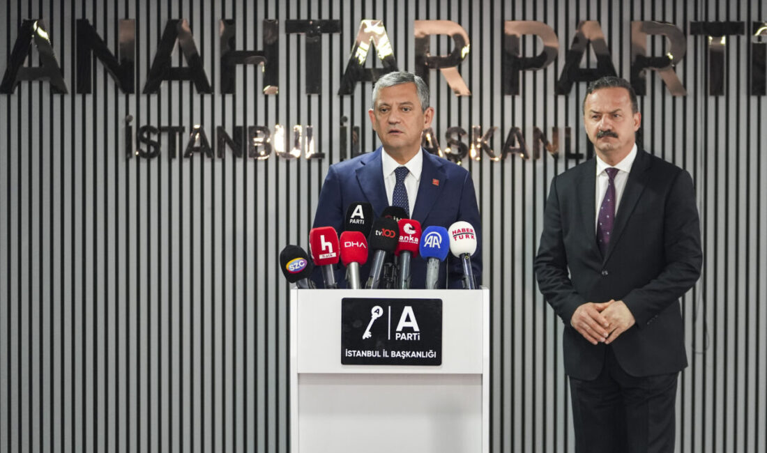 - Özgür Özel:
- "Elbette ara seçim anayasal zorunluluk, Meclis Başkanı'nın