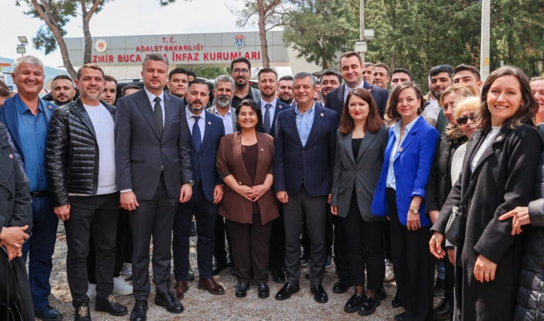 ANKARA (AA) – CHP Genel Başkanı Özgür Özel, eski İzmir