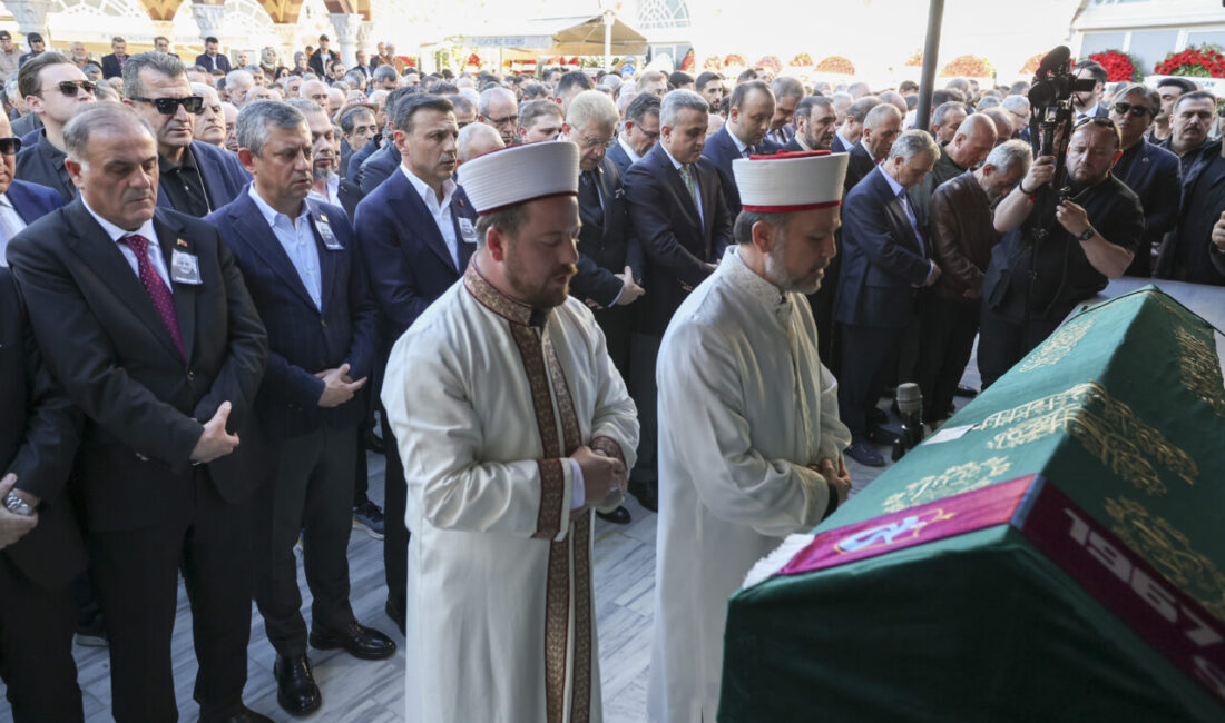 ANKARA (AA) – CHP Genel Başkanı Özgür Özel, Küçükçekmece Belediye