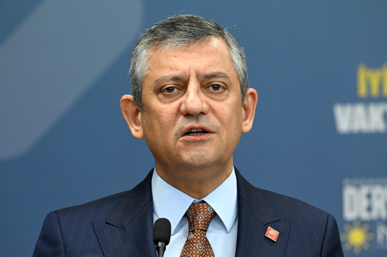 - "Bütün belediyelerde erken genel seçime razıyım, erken yerel seçimle