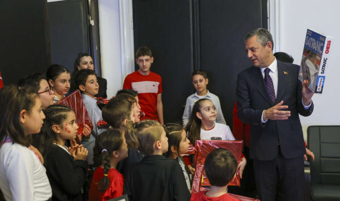 TBMM (AA) – CHP Genel Başkanı Özgür Özel, 23 Nisan
