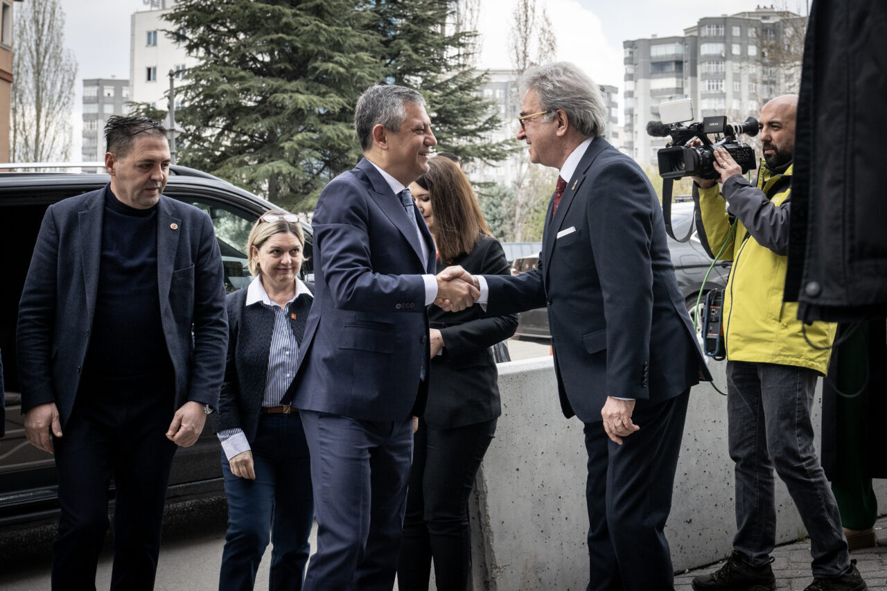 - "Eli kanlı ve bebekleri katleden, çocukları öldüren, masum insanları