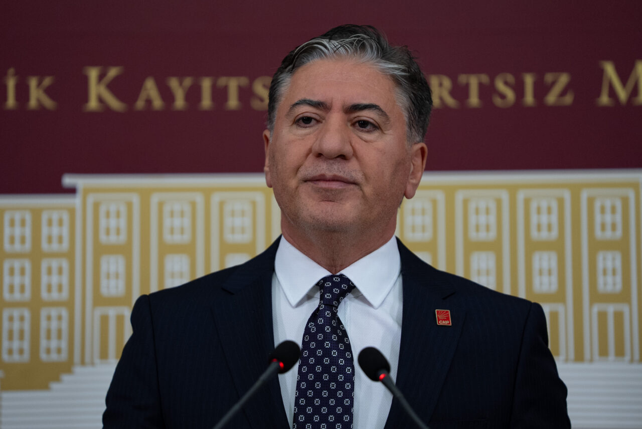 - "Sosyal medya ağlarının, dijital içeriklerin, televizyonlardaki dizilerin, çocuklarımızın maruz