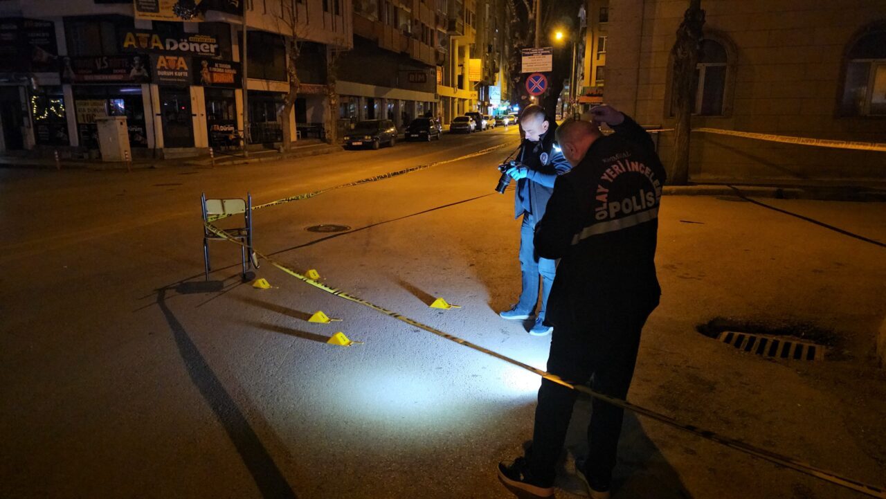ÇORUM (AA) – Çorum'da bir kişi silahlı saldırıda yaralandı. Çöplü