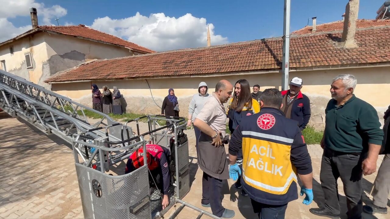 ÇORUM (AA) – Çorum'un Sungurlu ilçesinde bacayı temizlemek için çıktığı