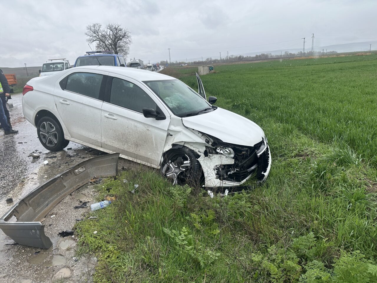 ÇORUM (AA) – Çorum'un Alaca ilçesinde iki otomobilin çarpışması sonucu