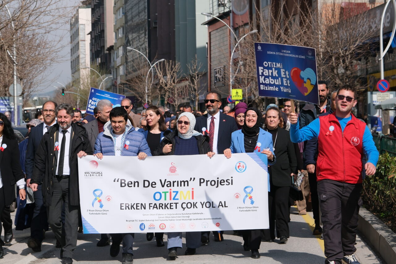 ÇORUM (AA) – Çorum'da "Dünya Otizm Farkındalık Günü" dolayısıyla yürüyüş