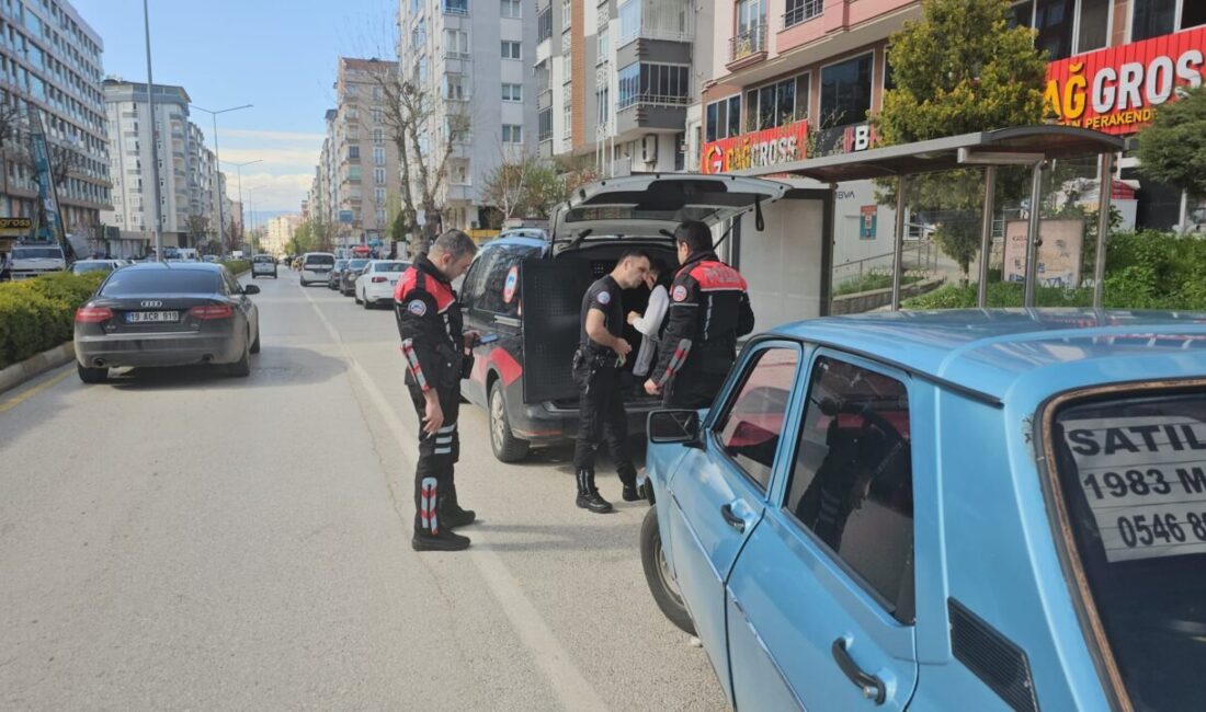 ÇORUM (AA) – Çorum'da uyuşturucu ele geçirilen otomobilde bulunan 2