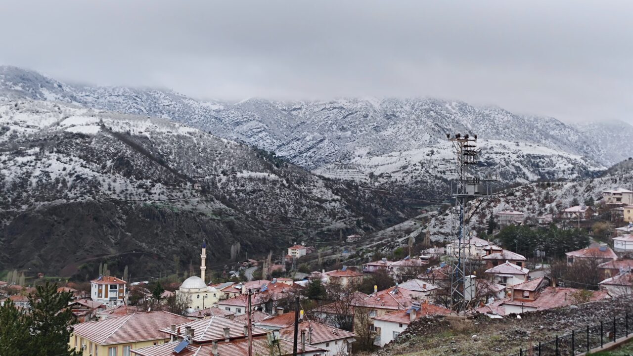 ÇORUM (AA) – Çorum'un Oğuzlar ve Laçin ilçelerindeki yüksek kesimlerde