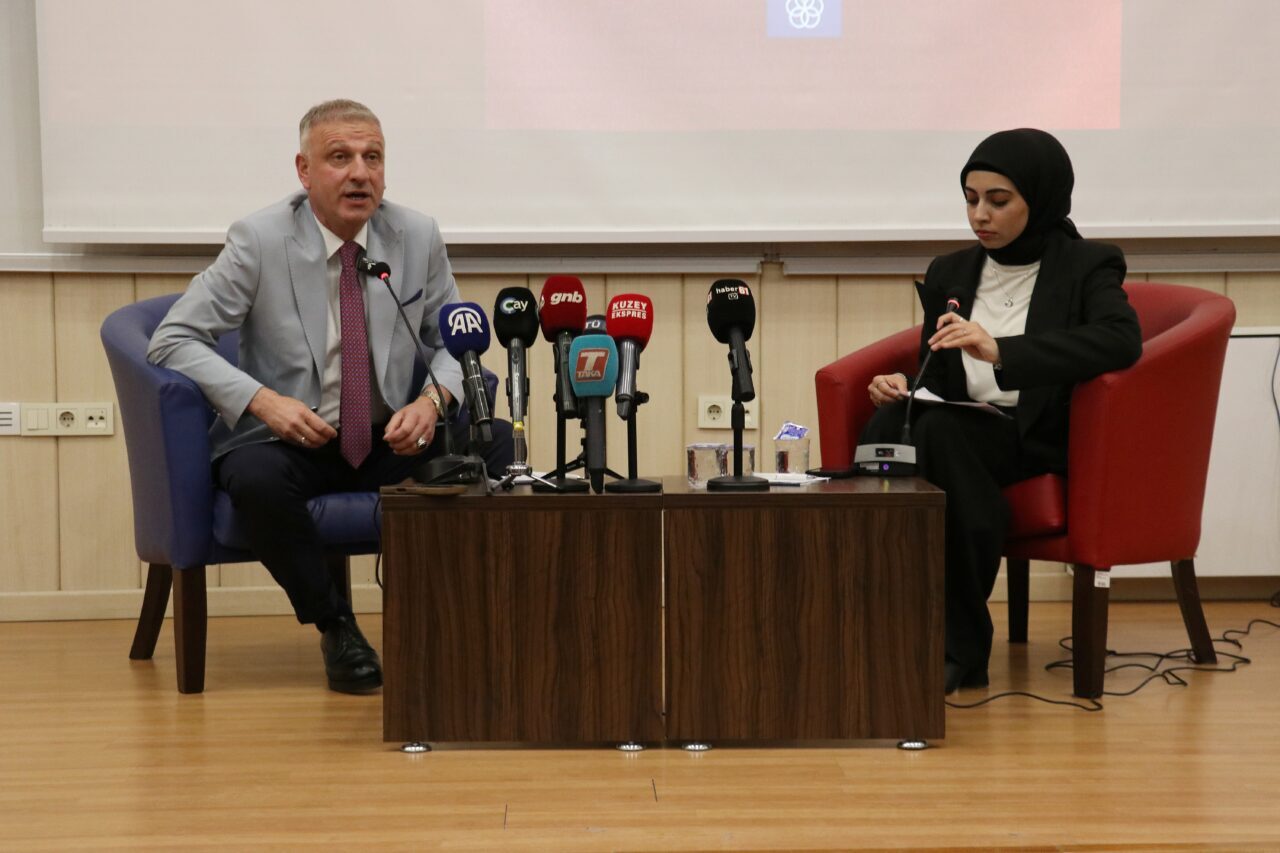 TRABZON (AA) – Cumhurbaşkanı Başdanışmanı Oktay Saral, Karadeniz Teknik Üniversitesi'nde