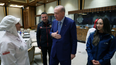 - "Emeğiyle geçinen, ülkesi için, milleti için katma değer üreten