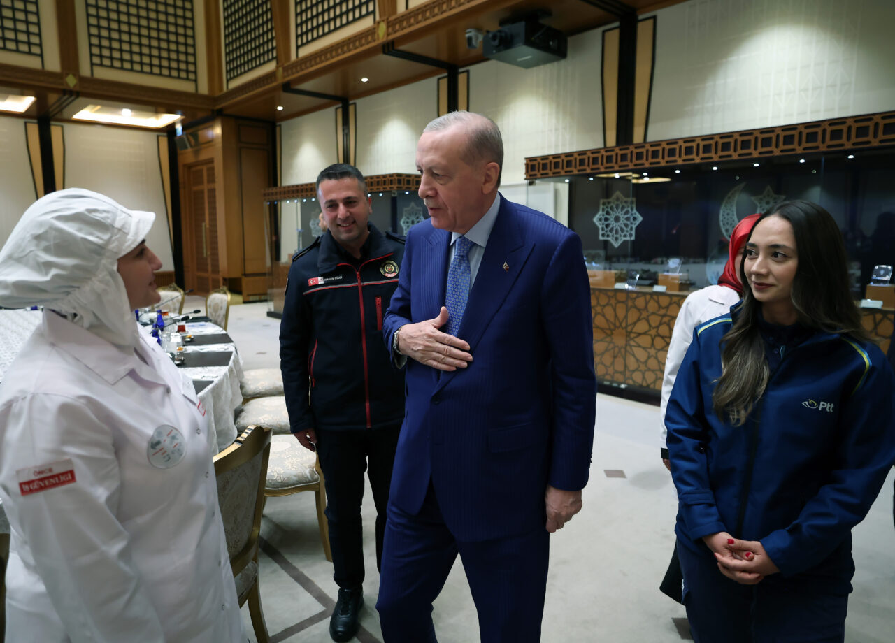- "Emeğiyle geçinen, ülkesi için, milleti için katma değer üreten