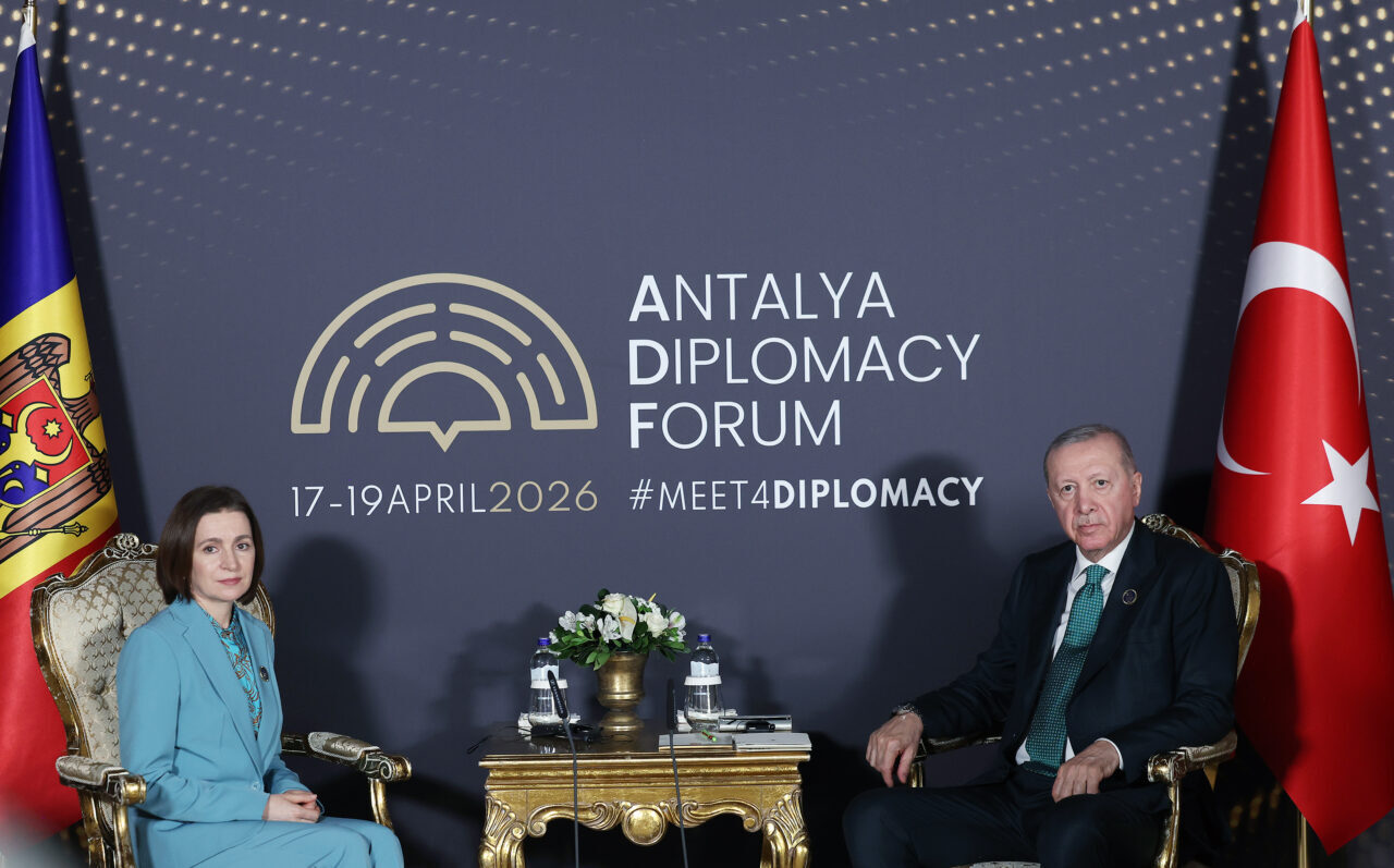 ANTALYA (AA) – Cumhurbaşkanı Recep Tayyip Erdoğan, Moldova Cumhurbaşkanı Maya