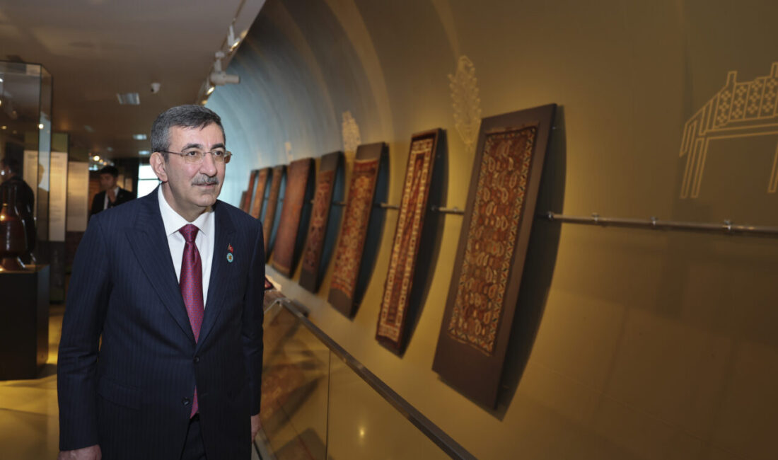 BAKÜ (AA) – Cumhurbaşkanı Yardımcısı Cevdet Yılmaz, Azerbaycan Milli Halı