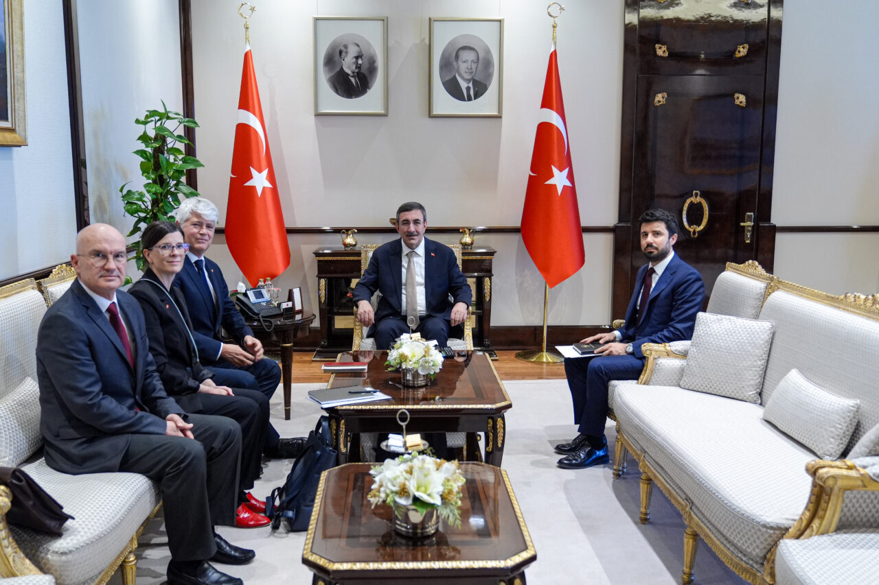 ANKARA (AA) – Cumhurbaşkanı Yardımcısı Cevdet Yılmaz, İsviçre'nin Ankara Büyükelçisi