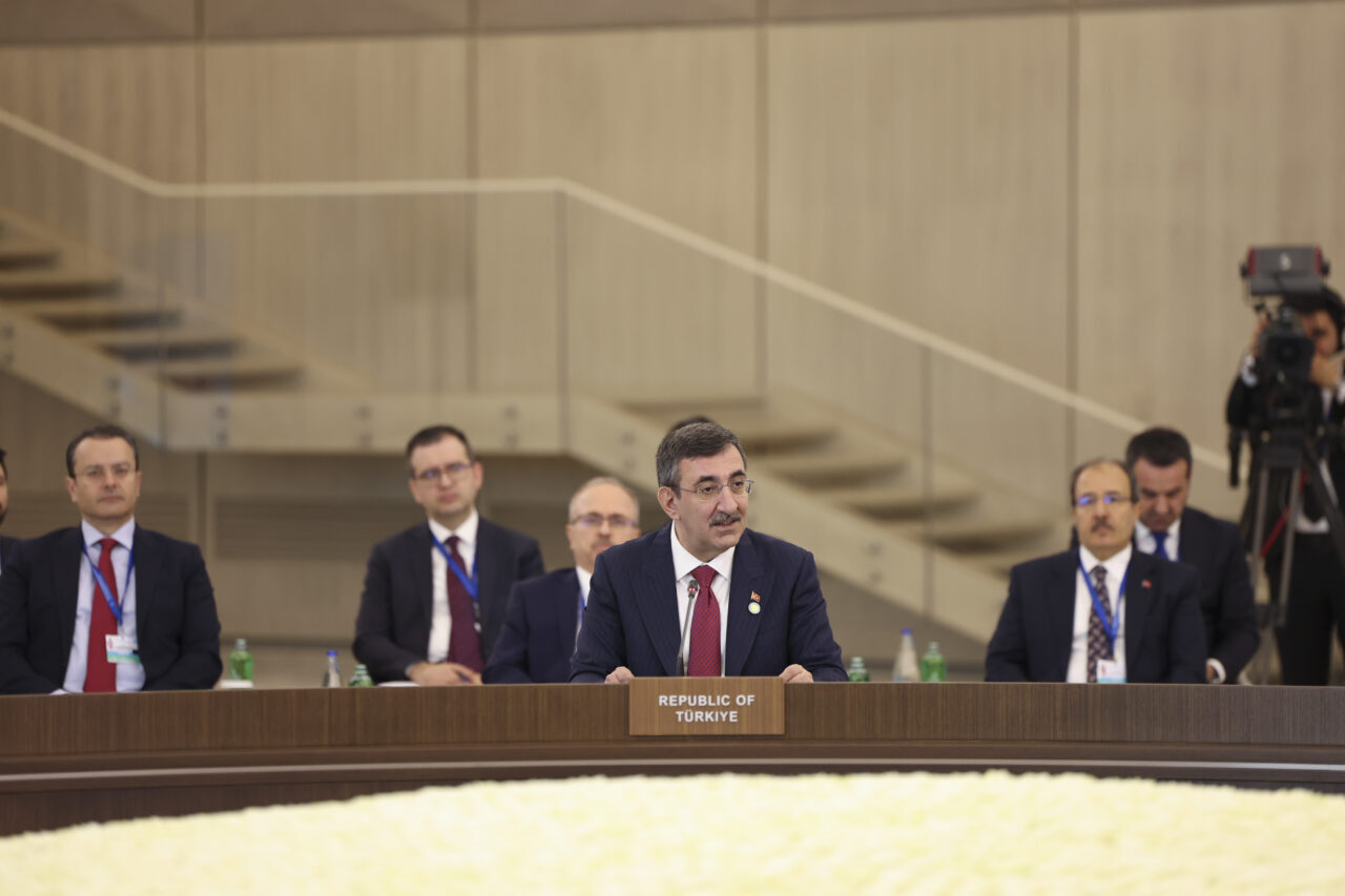 - "Küresel ve bölgesel sınamalar karşısında Türk devletleri arasındaki enerji