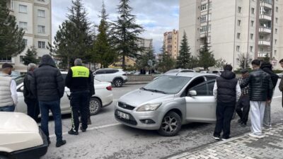 KAYSERİ (AA) – Kayseri'nin merkez Kocasinan ilçesinde dedesinin aracıyla gezen