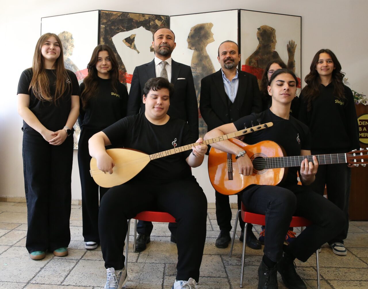 DENİZLİ (AA) – Denizli'de güzel sanatlar lisesi öğrencileri, yürüttükleri saha