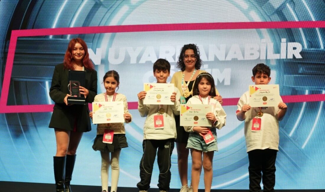 ANTALYA (AA) – Antalya'da çocuklara "yapabilirim" zihniyetini kazandırmayı hedefleyen çocuk