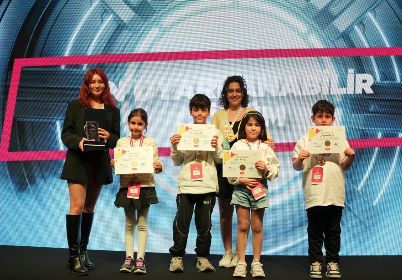 ANTALYA (AA) – Antalya'da çocuklara "yapabilirim" zihniyetini kazandırmayı hedefleyen çocuk