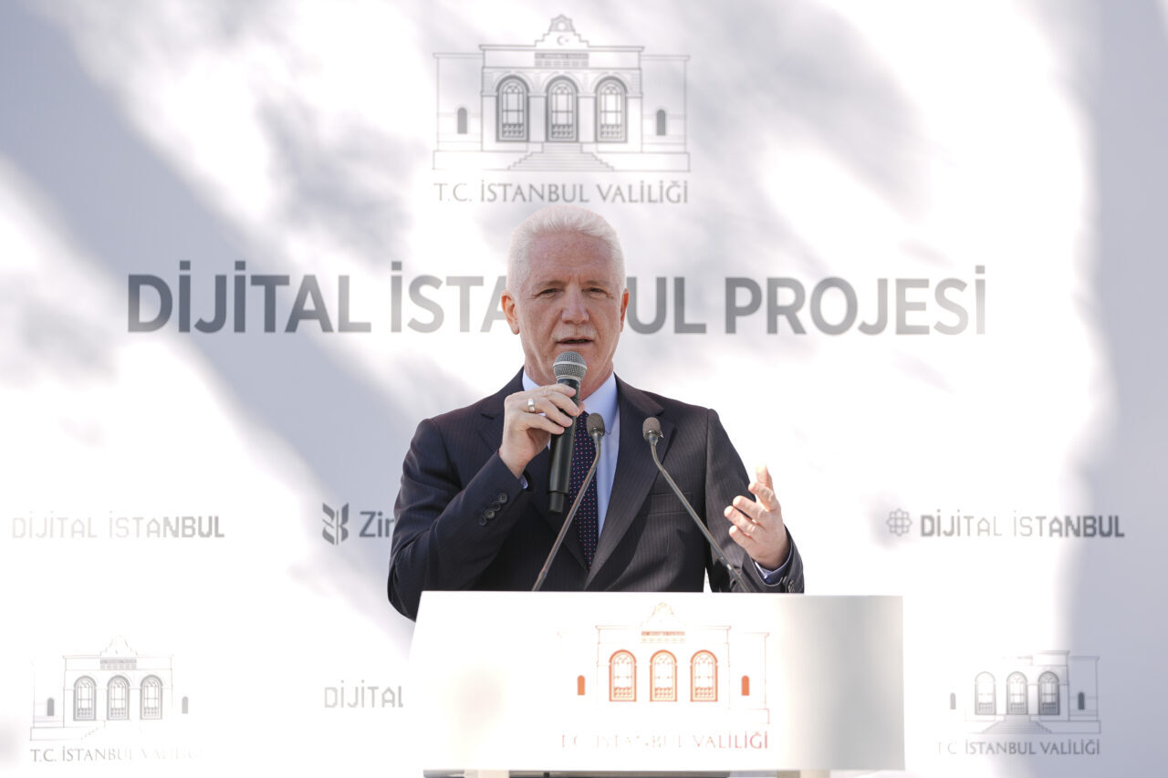 - İstanbul Valisi Davut Gül:
- "5 dilde 1337 eserimiz şu