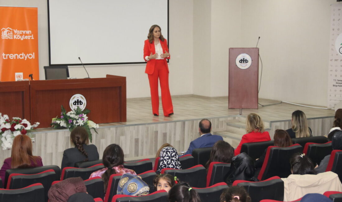 DİYARBAKIR (AA) – Diyarbakır'da, iki gün sürecek "Kadınların Güçlenmesi ve