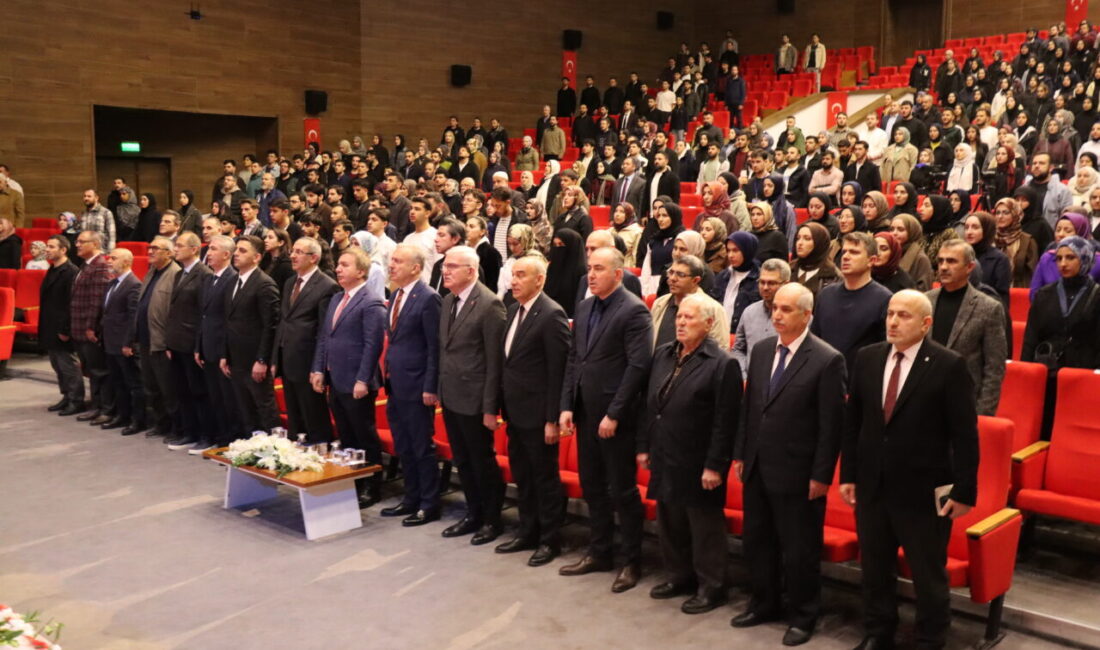 ERZİNCAN (AA) – Erzincan'da "3. Üniversiteler Arası Erkekler Kur’an-ı Kerim’i