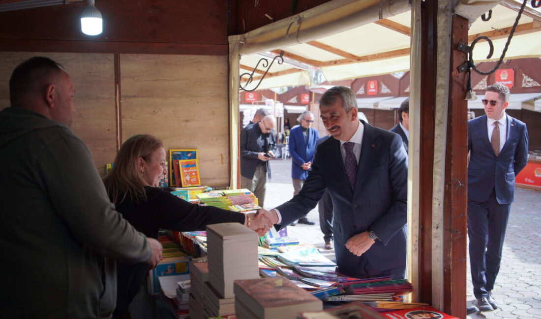- "Çocuklarımızı ekran başından uzaklaştıracak aktivitelere ağırlık vermeliyiz. Spor, kültür