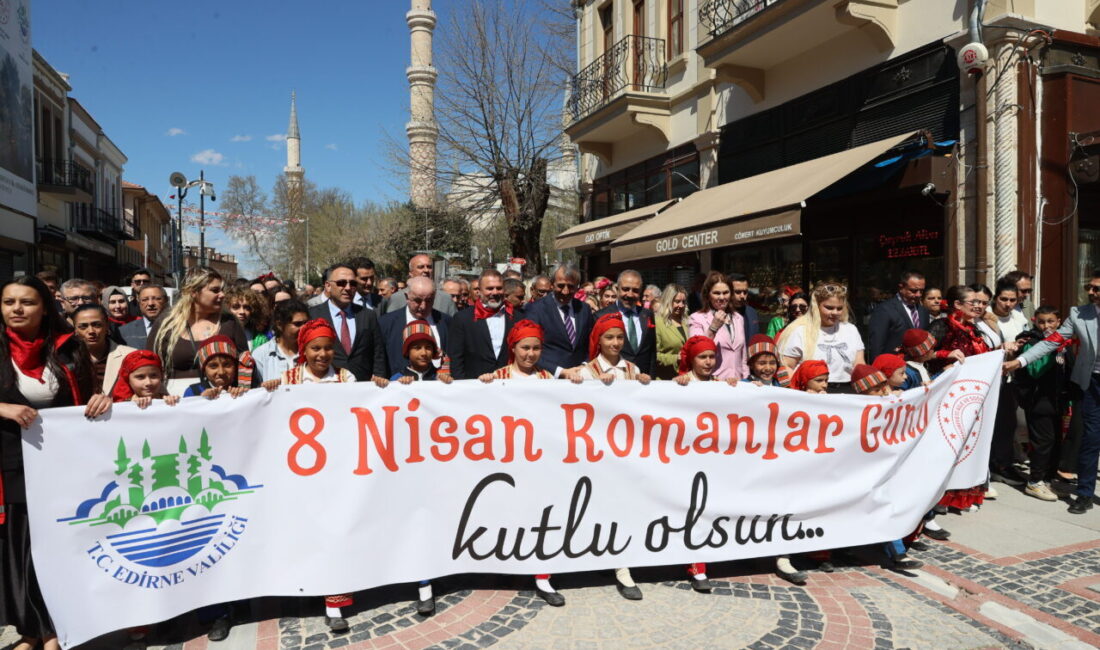 - Vali Yunus Sezer:
- "İçlerinde keder olsa da yüzlerinde sürekli