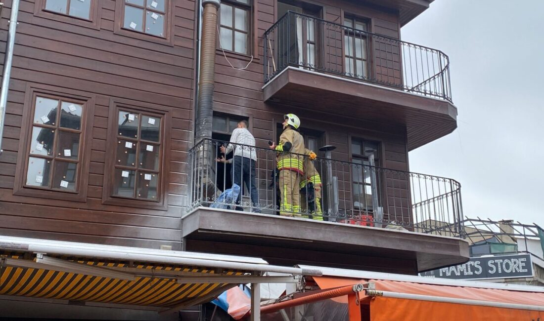 EDİRNE (AA) – Edirne'de bir dönercinin baca tertibatında çıkan yangın