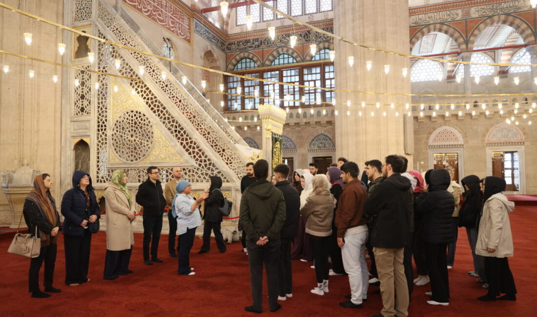 EDİRNE (AA) – Trakya Üniversitesi (TÜ) Mimarlık Fakültesi öğrencileri restorasyonu