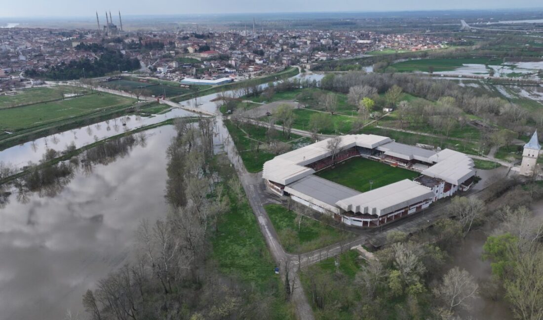 EDİRNE (AA) – Edirne'de havzalarındaki yağışların etkisiyle yükselen Meriç ve