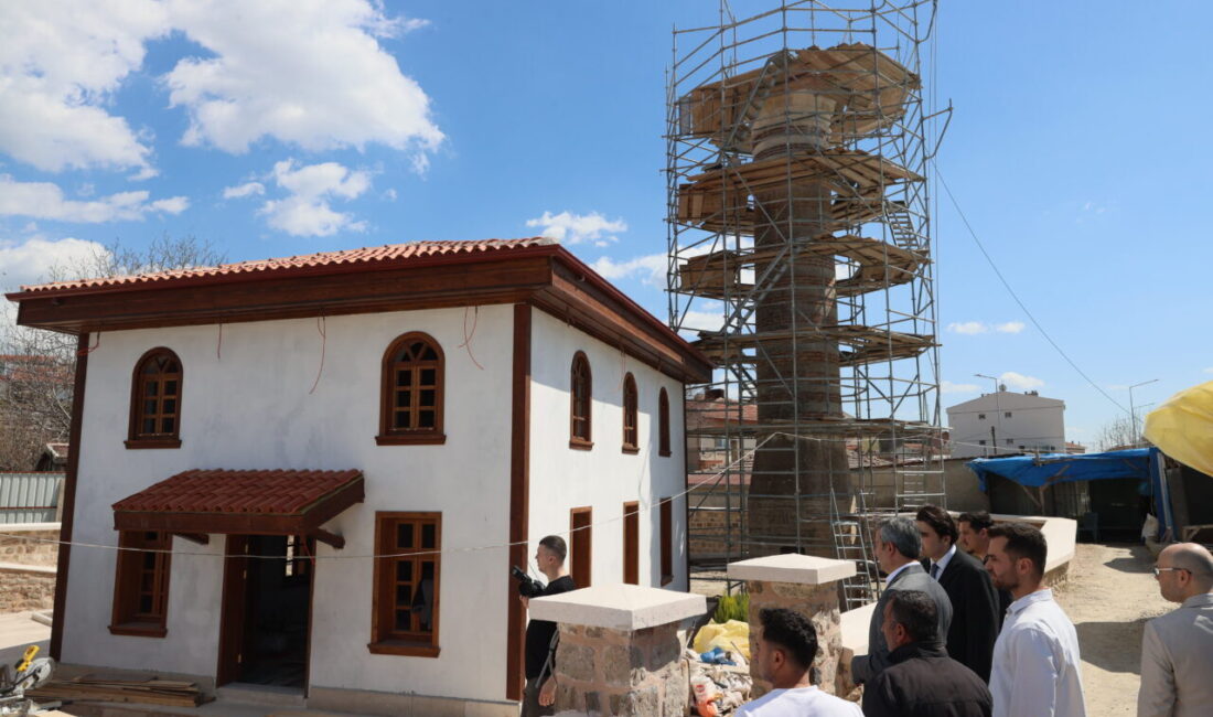 EDİRNE (AA) – Edirne Valisi Yunus Sezer, Şeyh Şüceaddin Camisi'nin