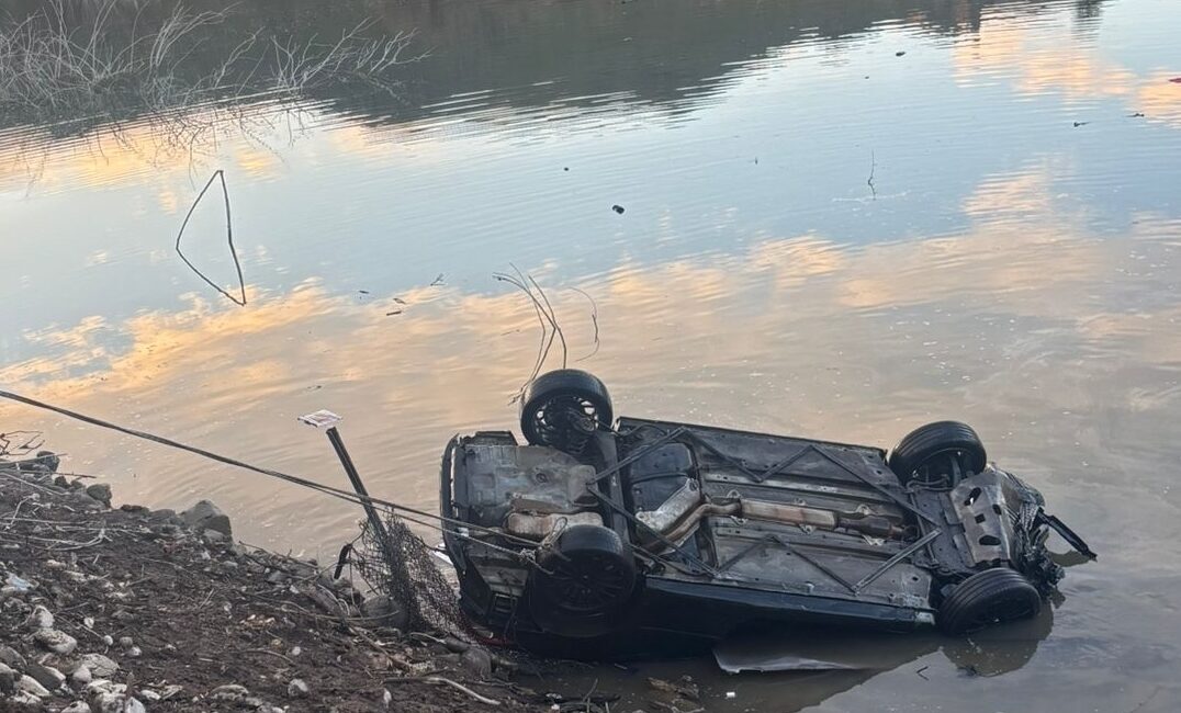 ELAZIĞ (AA) – Elazığ'ın Karakoçan ilçesinde baraj gölüne düşen otomobilin