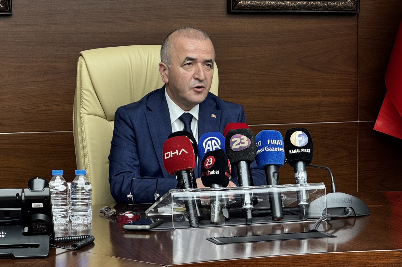 ELAZIĞ (AA) – Elazığ Valisi Numan Hatipoğlu, "İlimizdeki tüm okulların