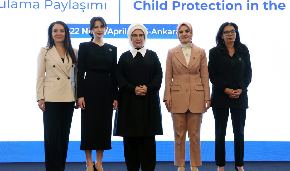 - "Dijital dünyanın çocuklar için daha güvenli hale getirilmesi yalnızca