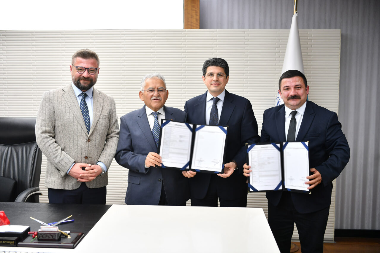 KAYSERİ (AA) – Erciyes Kayak Merkezi'ne yapılacak 1100 metre uzunluğundaki