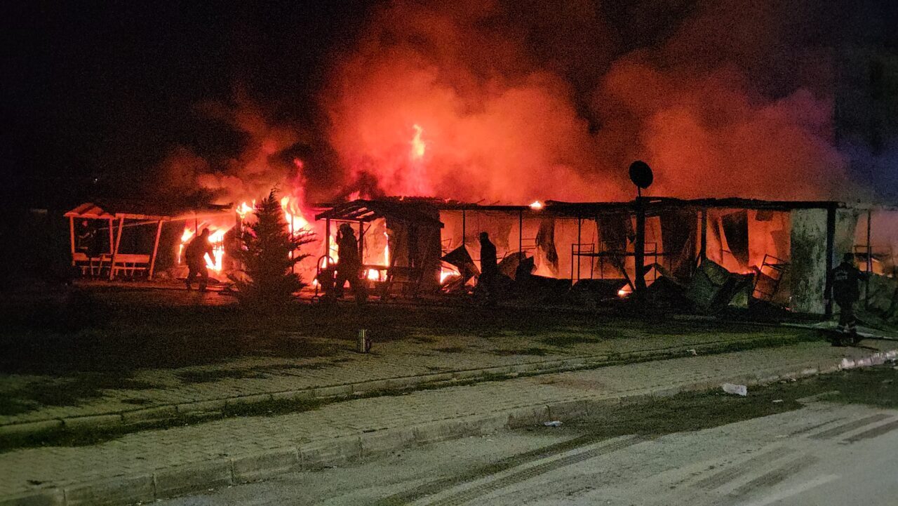 ERZİNCAN (AA) – Erzincan’da inşaat alanında işçilerin kaldığı konteynerlerde çıkan