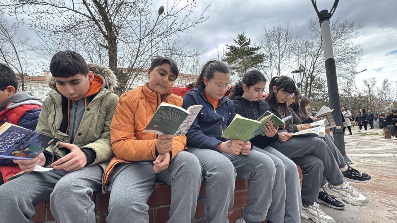 ERZİNCAN (AA) – Erzincan'da Kütüphane Haftası kapsamında öğrenciler, aileleri ve