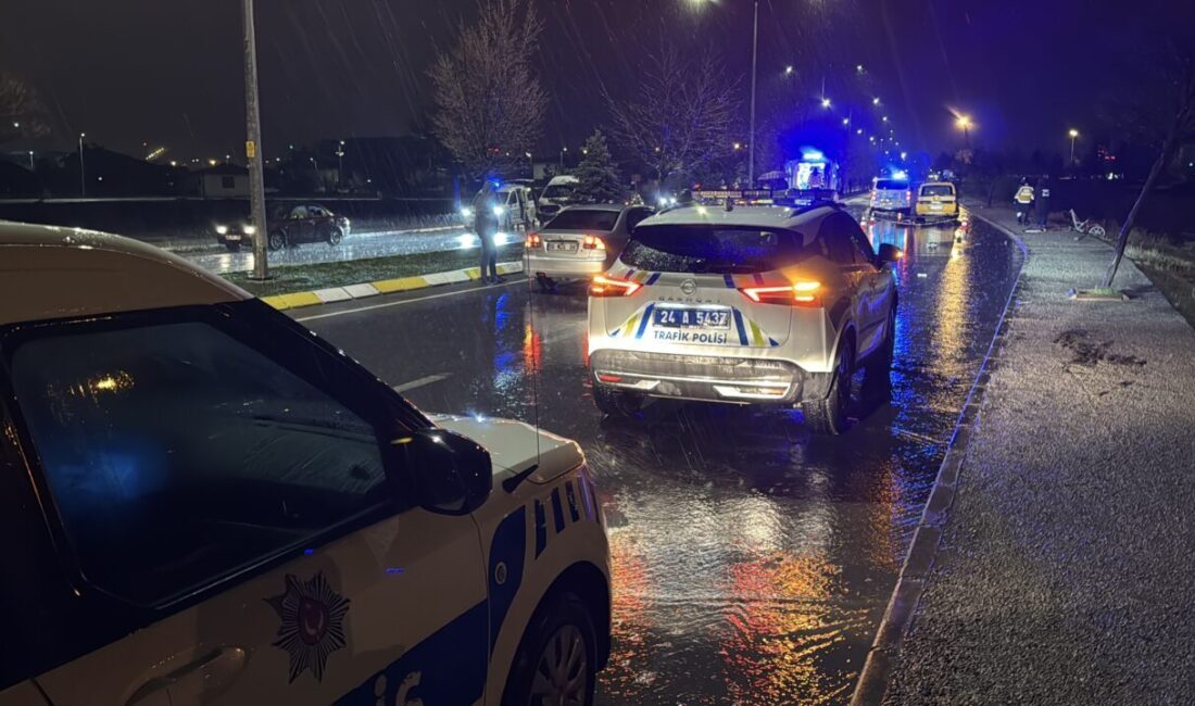 ERZİNCAN (AA) – Erzincan'da taksiyle çarpışan bisikletin sürücüsü hayatını kaybetti.