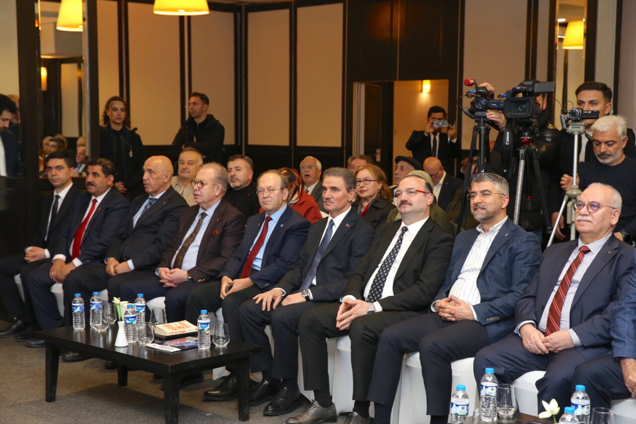 - Vali Aydın Baruş:
- "Palandöken Ekonomi Zirvesi sadece rakamların ve